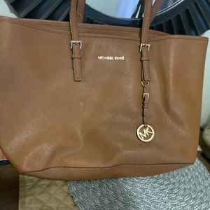 Micheal Kors Tote
